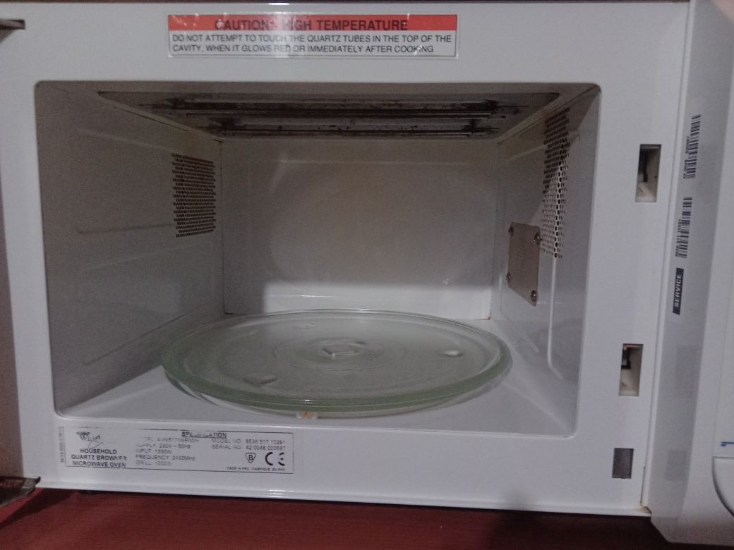 Микровълнова фурна Whirlpool като нова