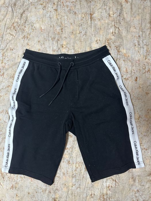 Къси панталони Calvin Klein S