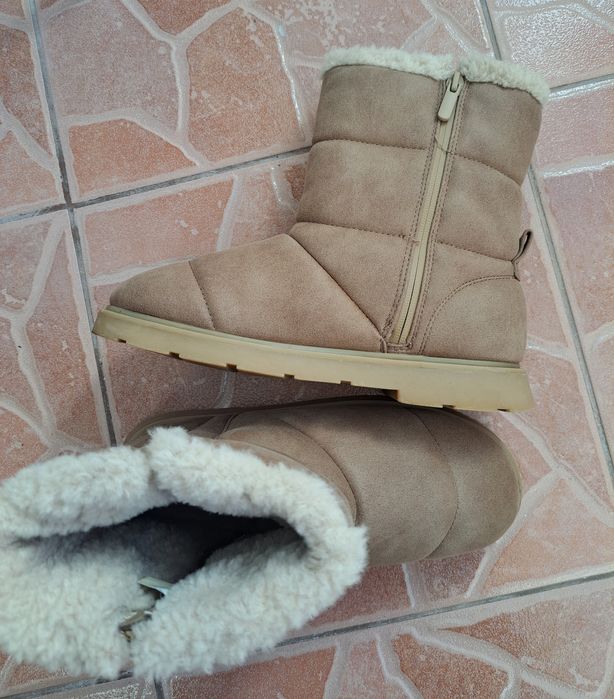 UGG Zara mărimea 38