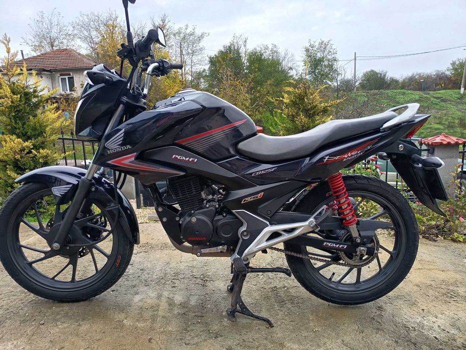 Продавам Honda CB125 F