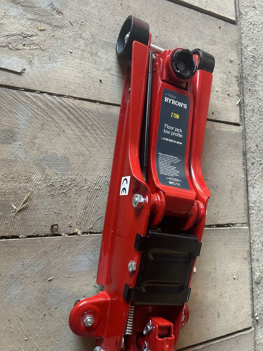 Vand circ crocodil hidraulic Byron’s tools