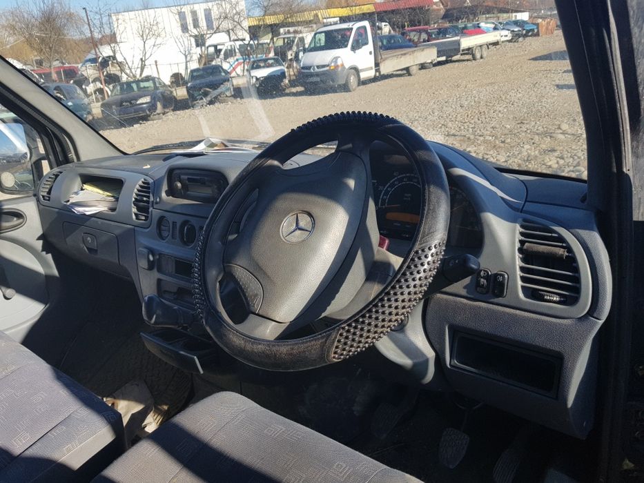 Dezmembram Mercedes Sprinter 311