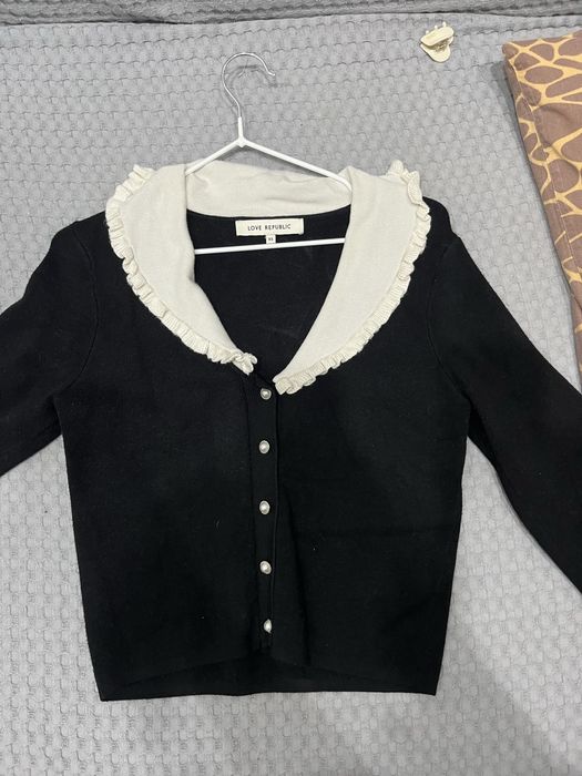 Разгружаю гардеробПродам платья, кофты разного фасона