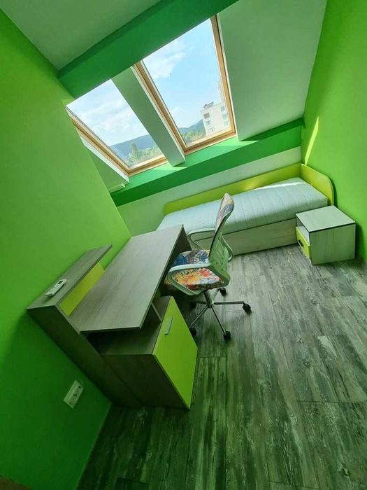 Продавам нов, обзаведен тристаен апартамент в кв. Самара 3