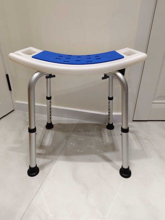 Продаю табуретку для душа