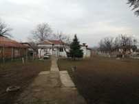 Малка и скромна къща