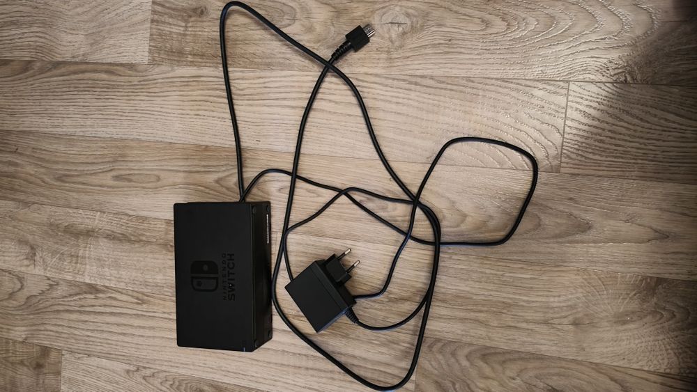 Nintendo Switch-stare foarte buna + accesorii
