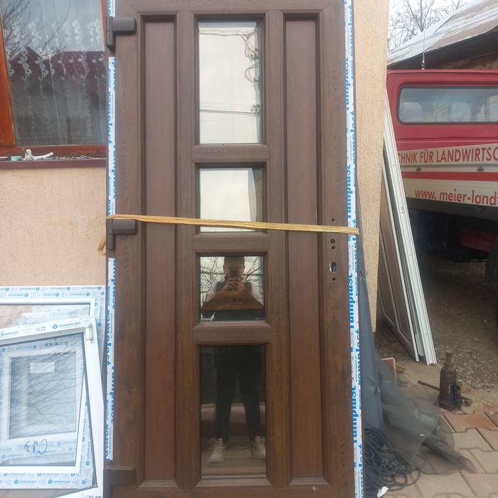 Uși termopan pvc noi