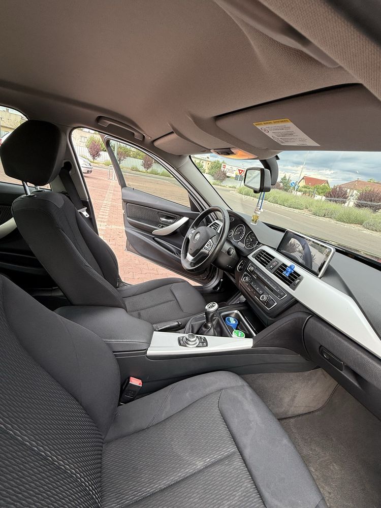 Vând BMW seria 3 F30 318d
