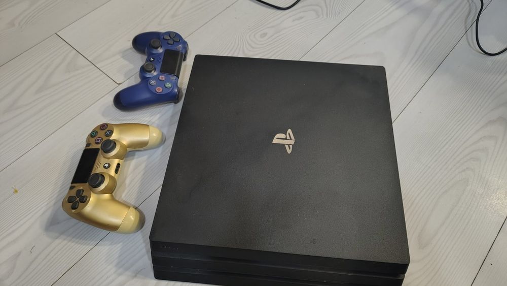 Конзола playstation 4 pro и добавки
