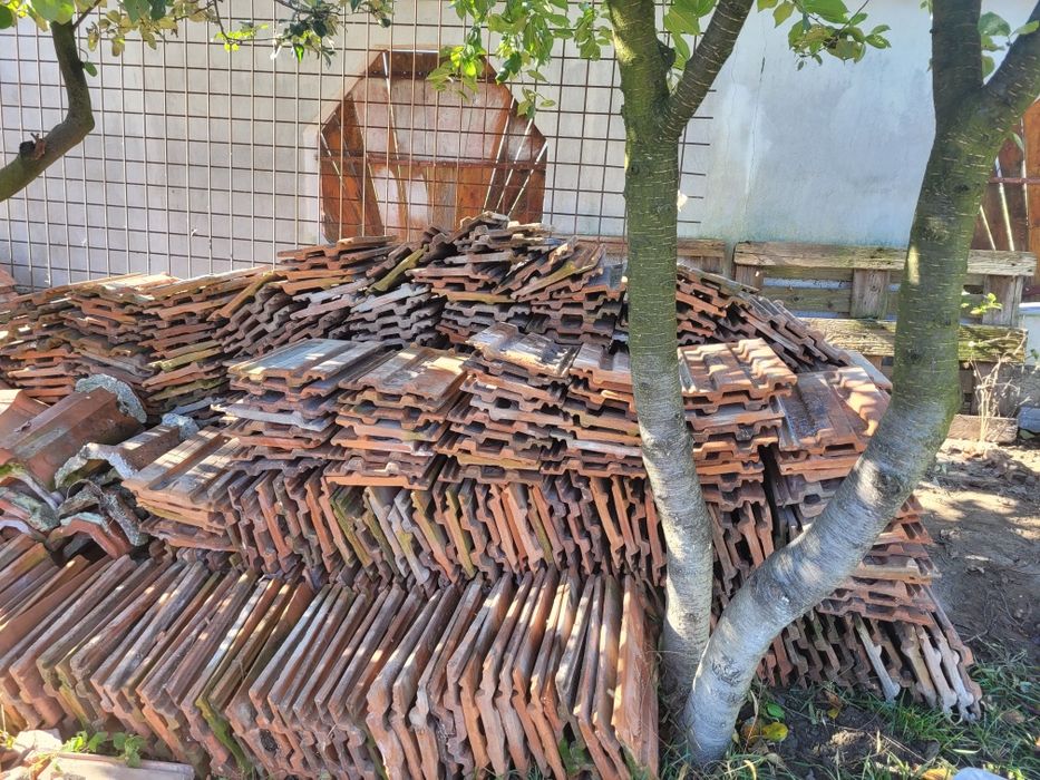 Vând țiglă bună.