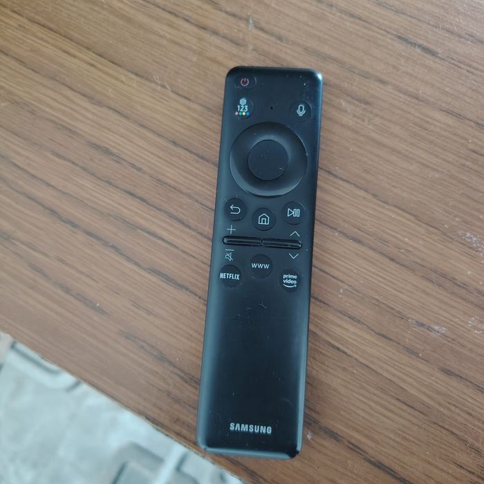 Самсунг 65талик идеал холатда хатто брониплёнкаси олинмаган экрандан