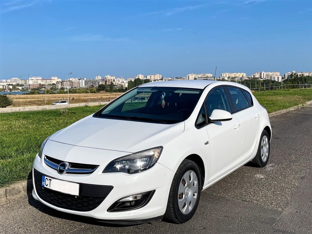 Inchirieri/Inchiriez Auto/Rent a Car - Opel Astra J 1.4i an 2015