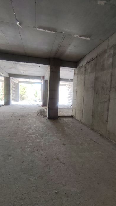 Продаётся ком. помещение 370 кв.м ЖК Italiano vero Садыка Азимова