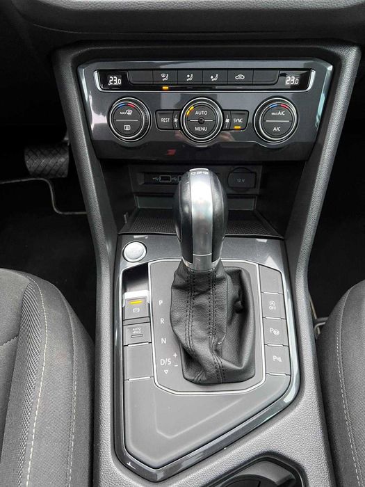 VW Tiguan 2.0 TDI Panoramic/Camera/Adaptive LED/Keyless