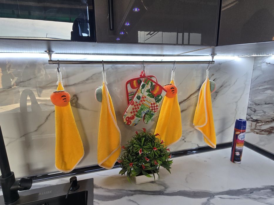 Кухня мебел  5×3 высота 2.40м