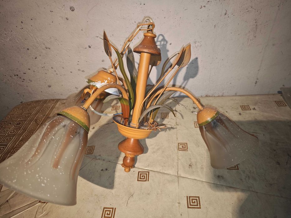 Люстра  3 рожка, станция метро Москва