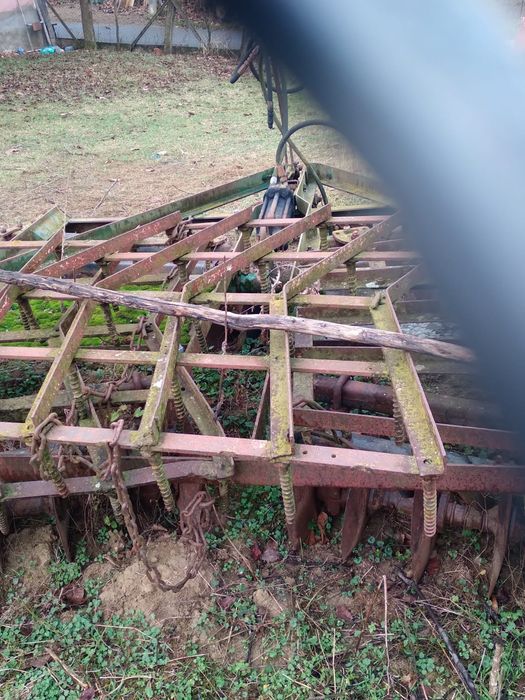 Tractor u650 cu plug și disc