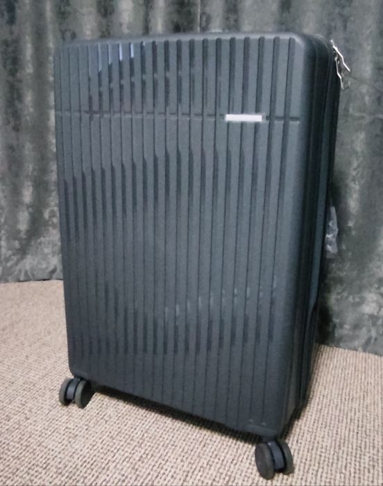 Чемодан полипропилен,размер L