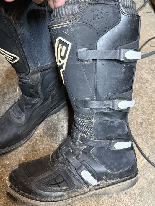 Продавам кросови ботуши RXA 47. Номер