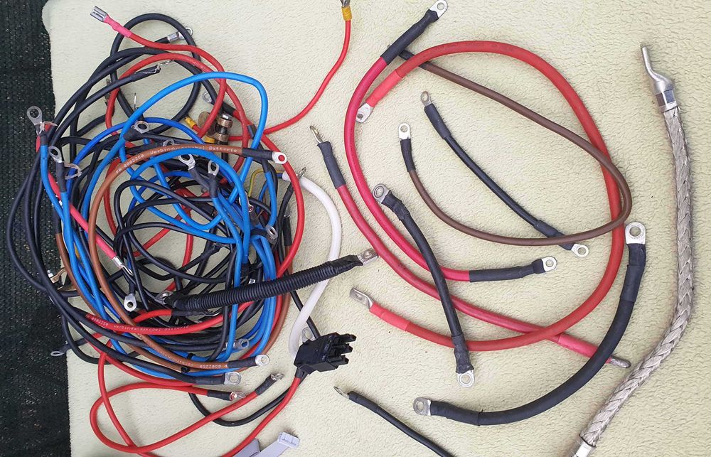 Conductori, rezistente, borne, cabluri , etc. pentru montaje electrice