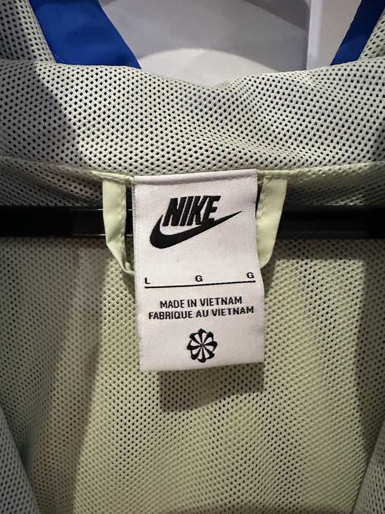 Пролетно яке Nike