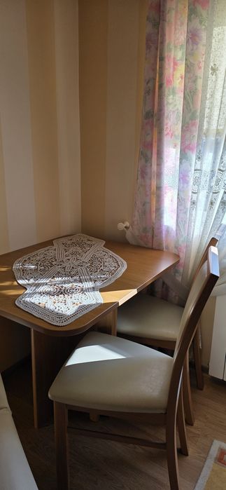 Masa extensibila si scaune