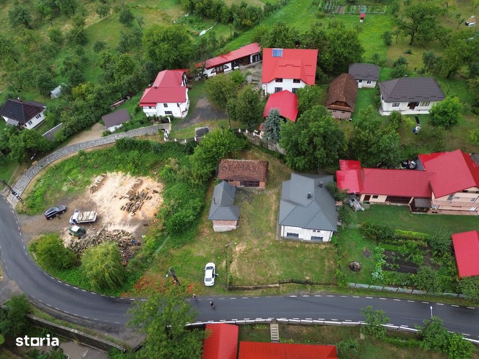 De vânzare casă din caramida cu teren – zonă Pensiunea Secret Garden