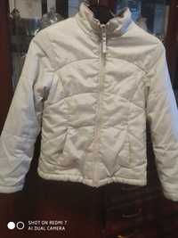 Белая куртка детская весенне- осенняя для девочки 8-9 лет,размер 36.