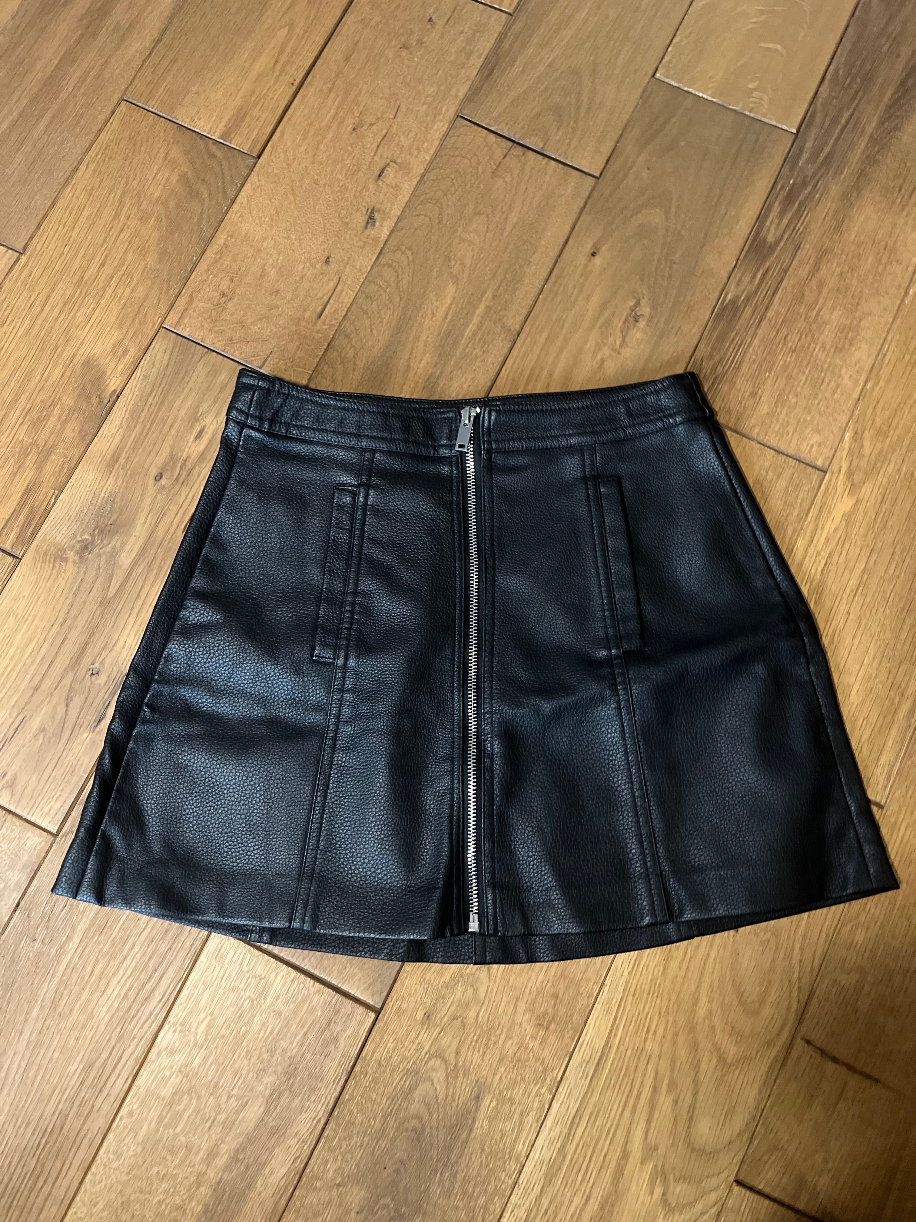 Дамска кожена пола  Bershka