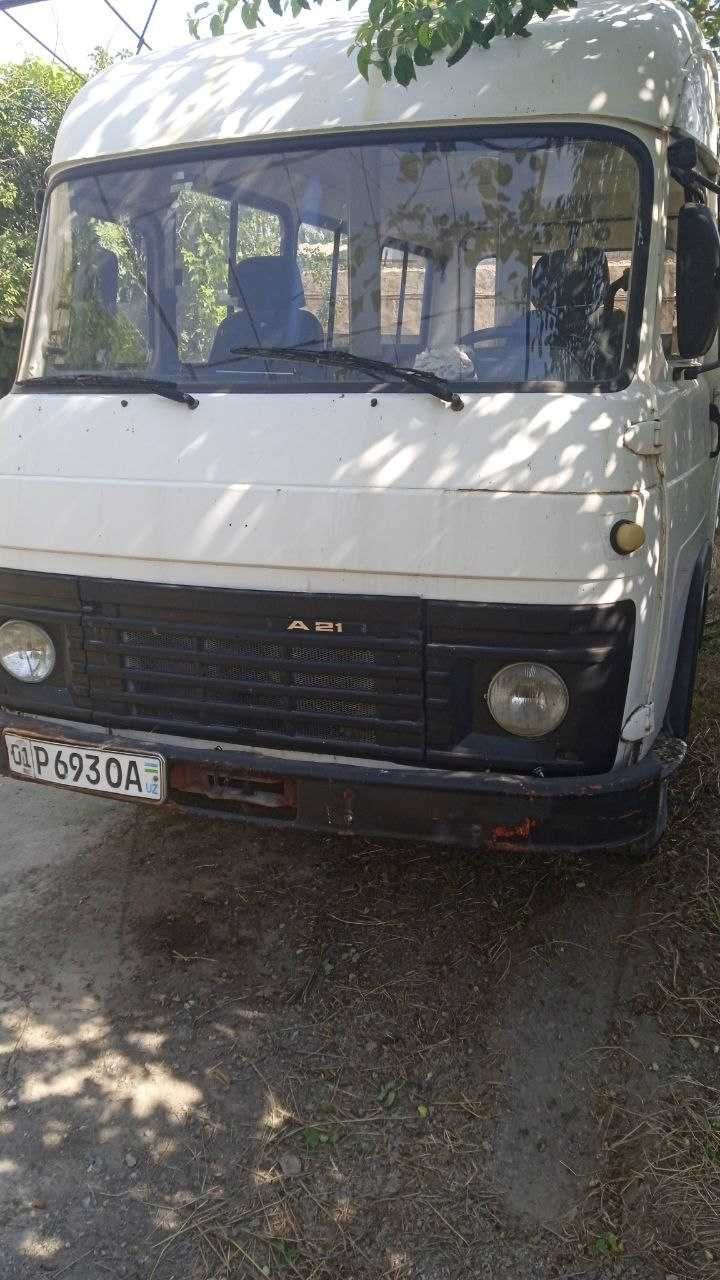 AVIA A21 грузопассажирский