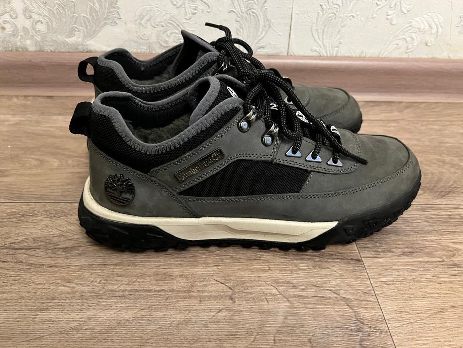 Продам зимние кроссовки Timberland