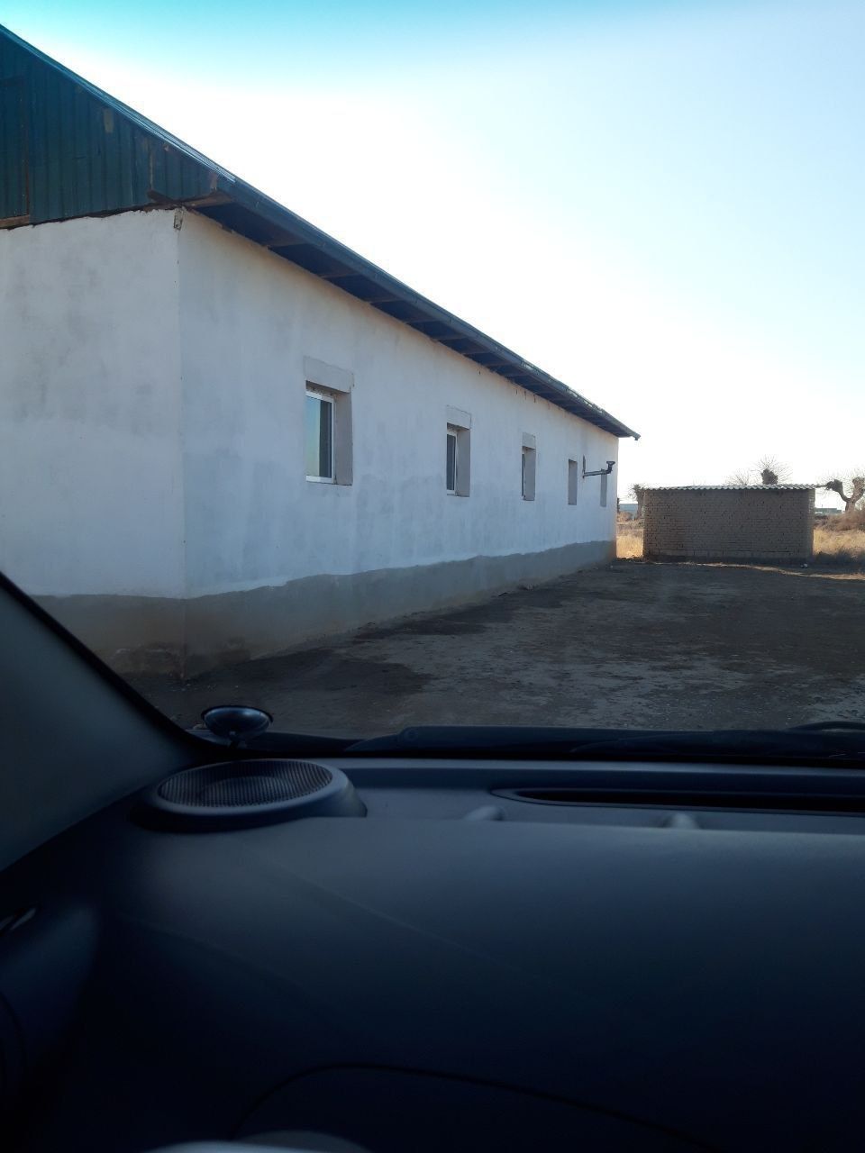 Зудлик Билан Нотурар бино сотилмокда
