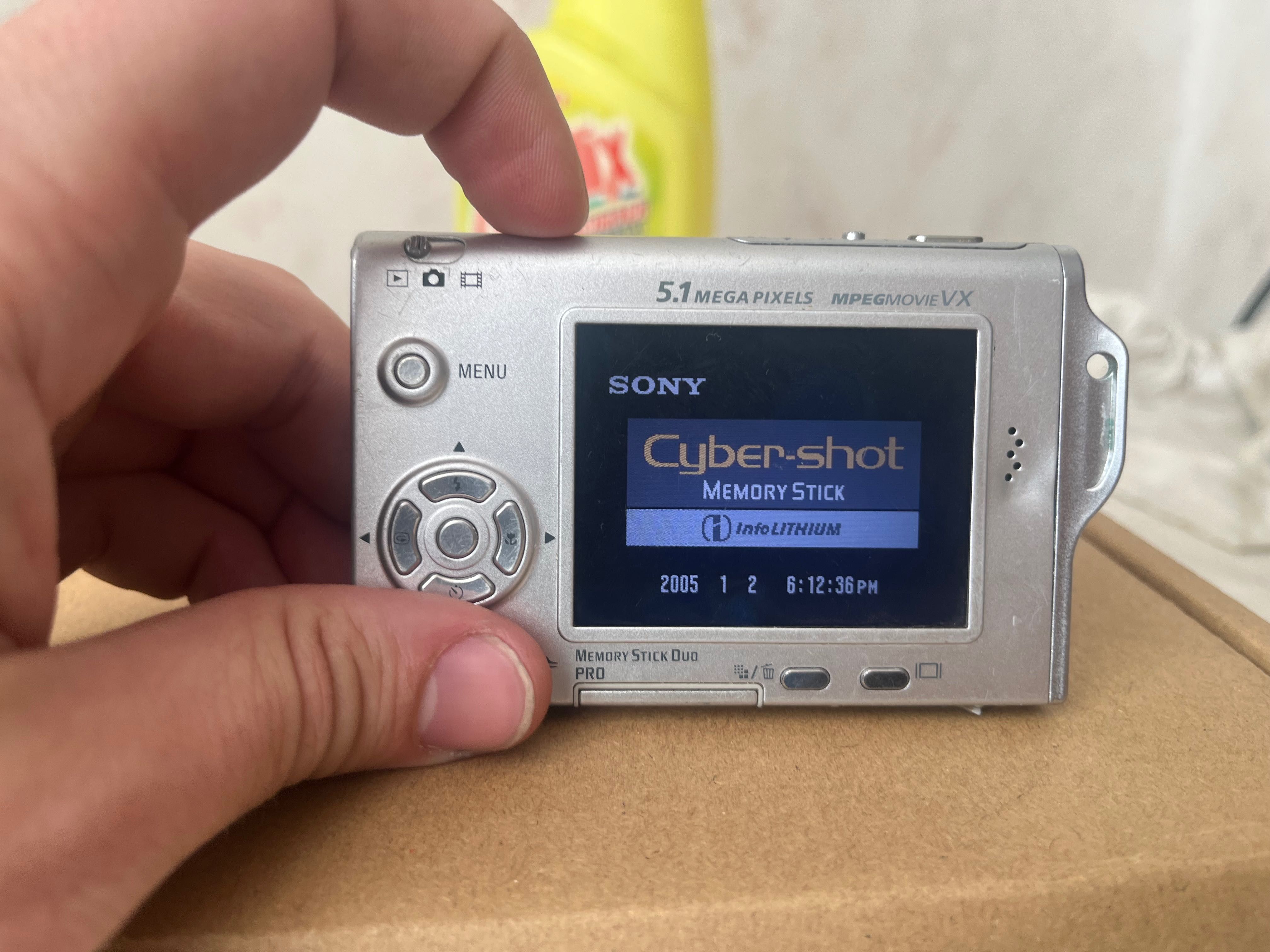Sony DSC- T7  cyber shot фотоапарат