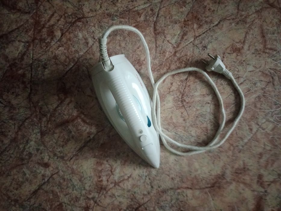 Продам утюг электрический