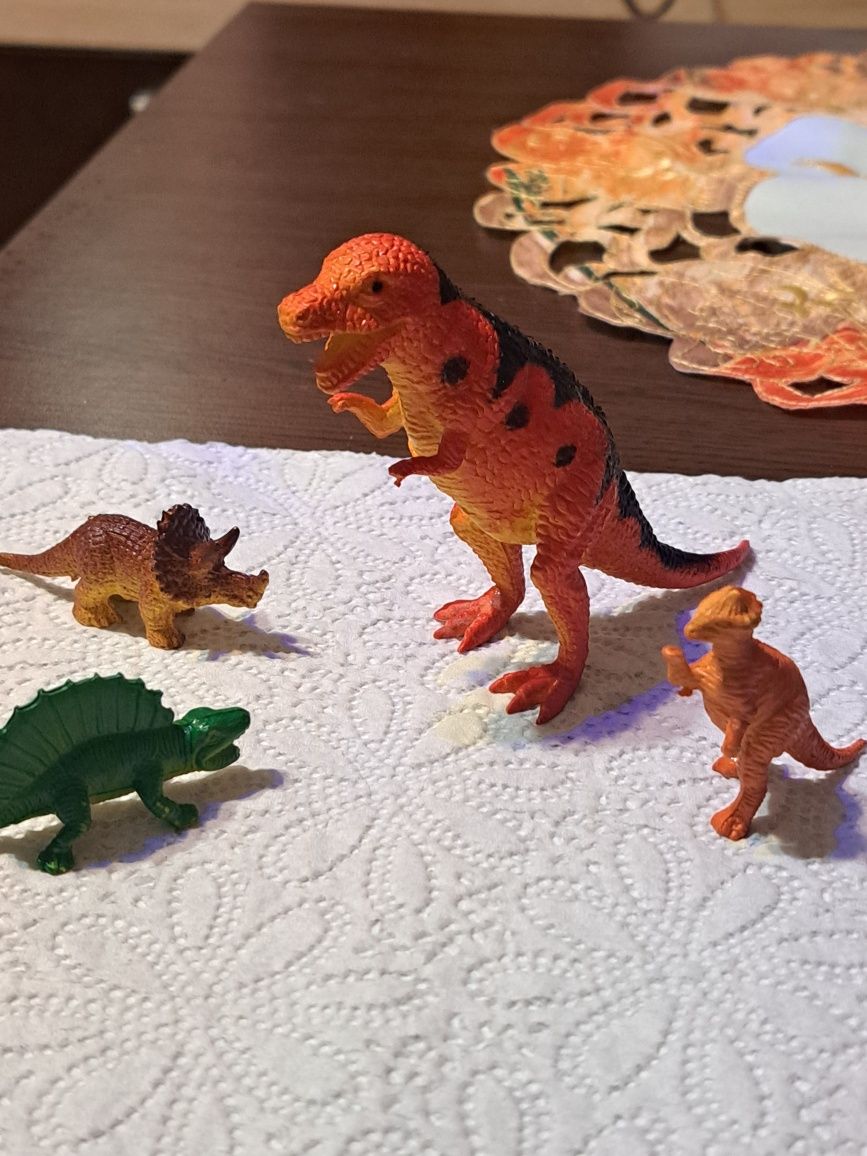 Figurine dinozauri