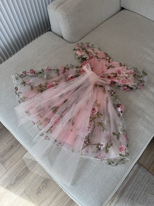 Rochita ocazie cu flori cires si tulle