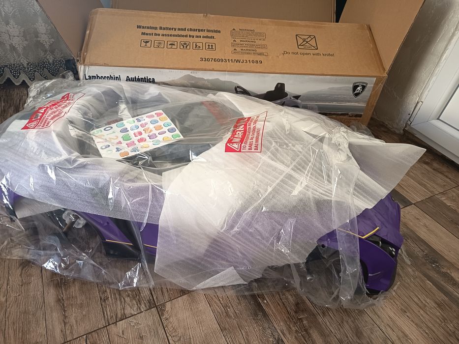 Vând mașinuță lamborghini