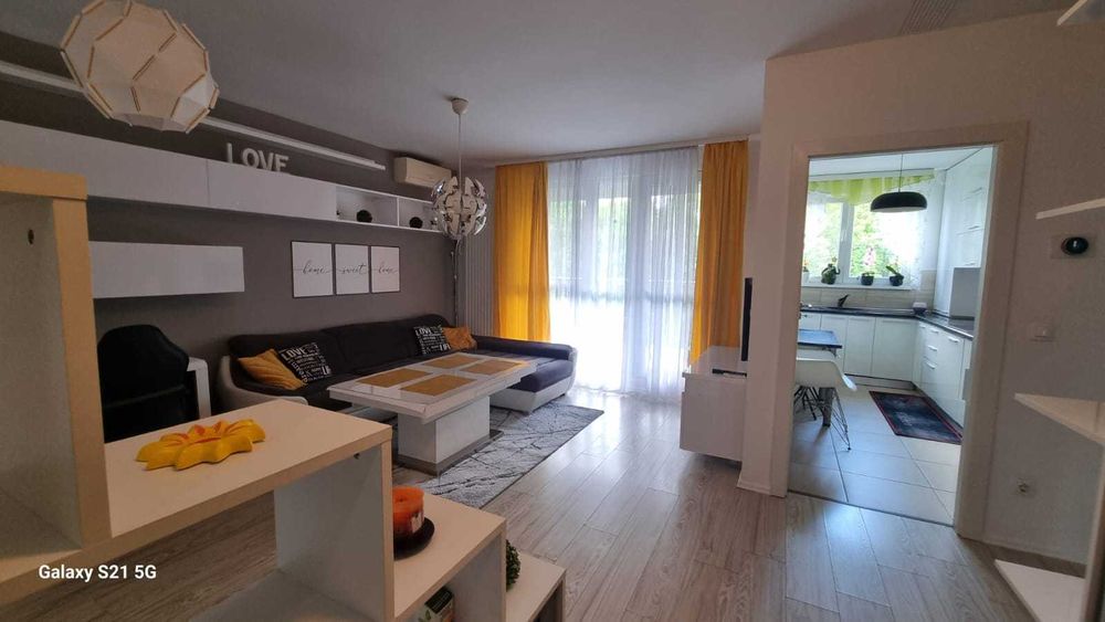 Inchiriez apartament 2 camere Adora Forest