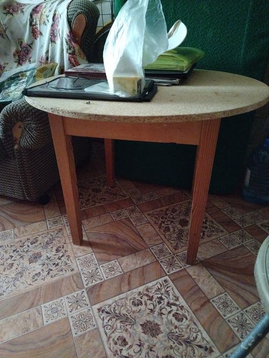 Стол круглый маленький и обеденный