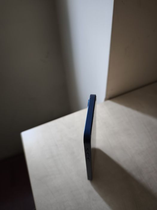 iPhone 12 64GB, Blue + 3 кейса и magnetic wallet