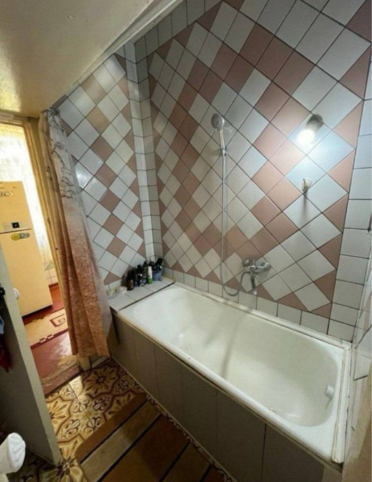 х Чиланзар 7 квартал 2/4/4 Орт.ХайТек Мечеть,Балкон:1,5х3,Продается