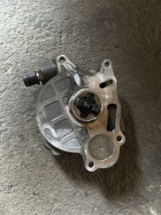 Pompa vacuum VW Golf6 Passat b7 2.0tdi euro5 bosch