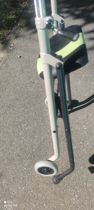 Cadru ajutător rolator