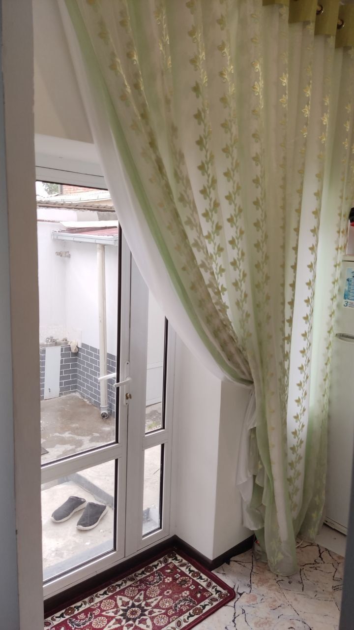 Yakkasaroy muqimiydA Uy sotiladi