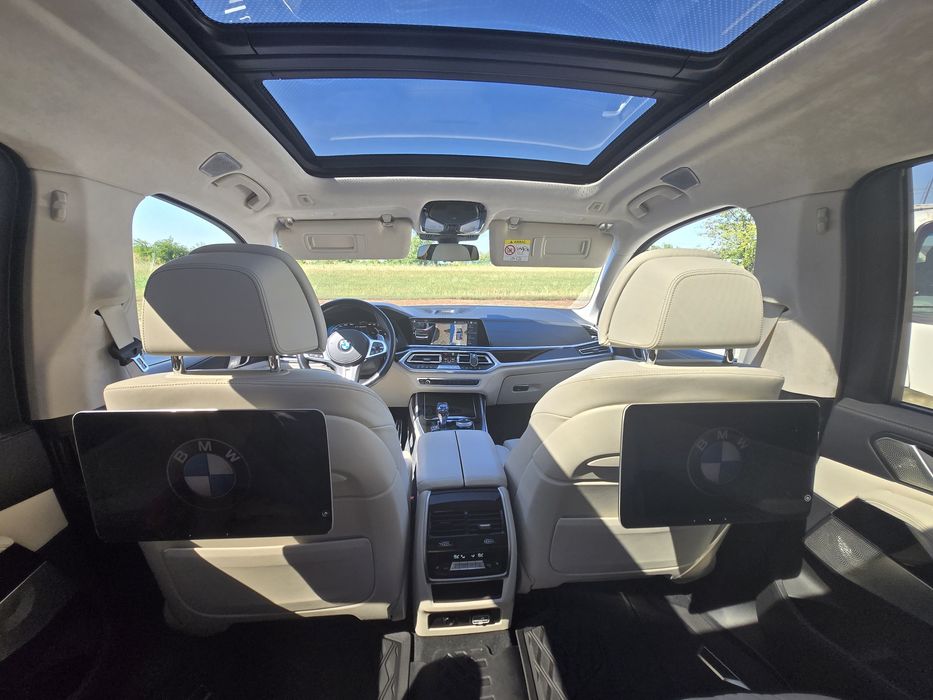BMW X7 M50i V8 • FULL • Bowers & Wilkins • Night Vision • Garanție2026