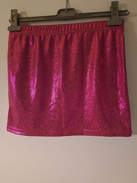 Чисто нова пола.