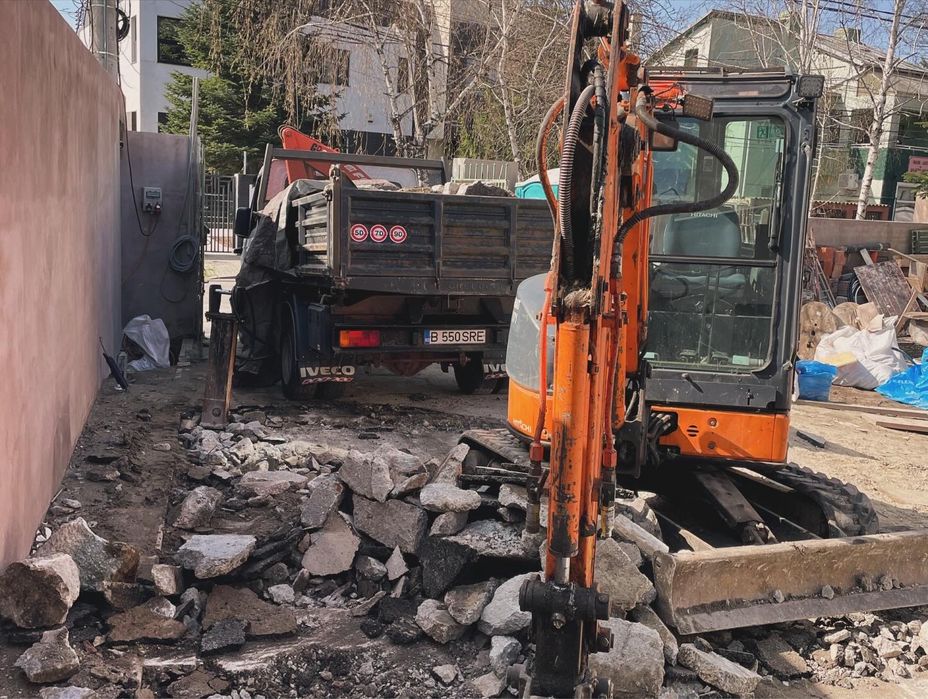 Miniexcavator Miniincarcator Bobcat de Inchiriat