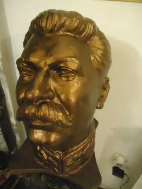 Сталин бюст гипс. глава.40х35х30 см.