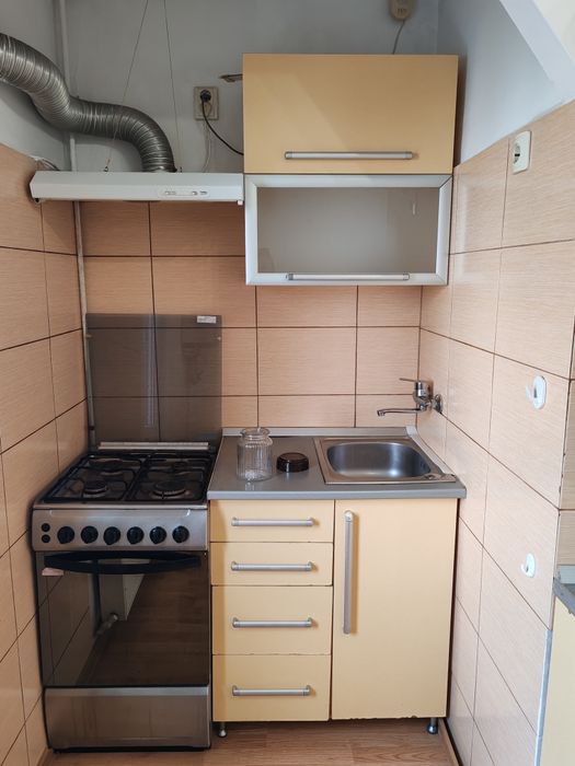 Vând aragaz în stare bună